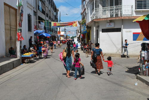 Lla mayor parte de los habitantes de San Raymundo hablan kakchiquel. (Foto: Will James/ WSHU)