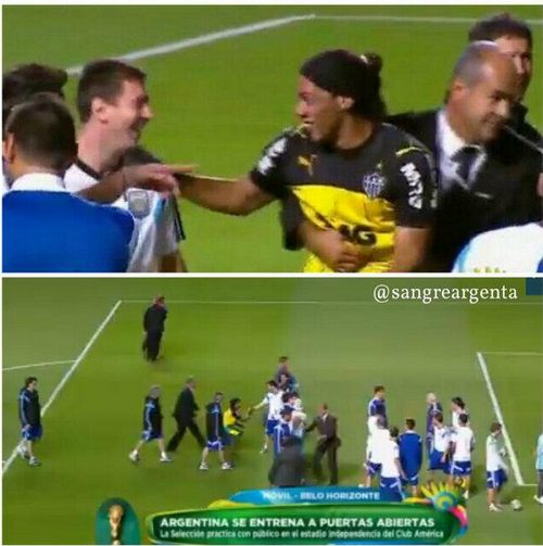 Un aficionado brasileño disfrazado de Ronaldinho ingresó a la cancha donde entrenó Argentina, para saludar a Messi, el astro de Barcelona respondió con sonrisas. (Foto: Twitter)