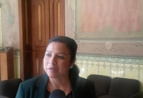 La directora Electoral, Gloria López, confirmó la compra del papel para imprimir 49.2 millones de boletas electorales. (Foto: Soy502)