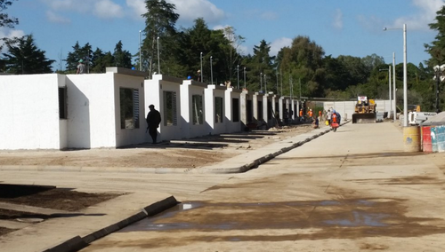 La viviendas para las víctimas de la tragedia de El Cambray ya están terminadas, pero aún no cuentan con energía eléctrica, ni agua potable. (Foto: Ejército) 