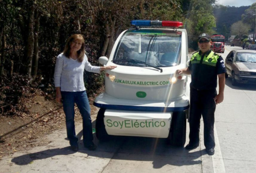 Estos vehículos eléctricos son ensamblados en Guatemala. (Foto: Municipalidad de Antigua Guatemala)