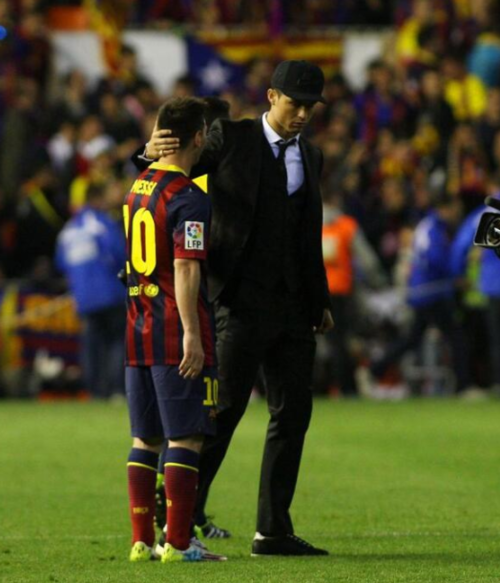 CR7 consoló a Messi después de una final de la Copa del Rey que el portugués no jugó. (Archivo AS)