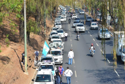 Decenas de taxistas manifestaron el pasado 23 de febrero. (Foto: Archivo/Soy502)