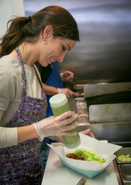 Sofía Keck, propietaria de Los Shucos, un restaurante en San Francisco, California (EE.UU.) que ofrece comida guatemalteca. 