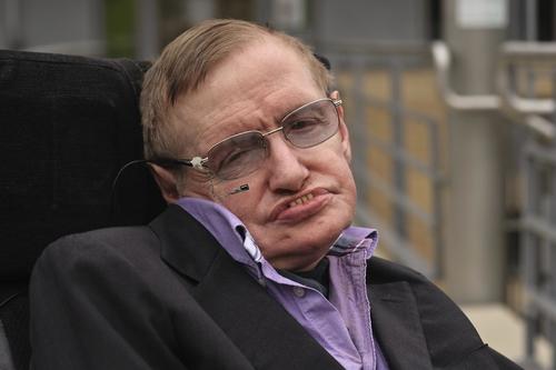 La nueva teoría del astrofísico británico Stephen Hawking, intenta resolver el tema de los agujeros negros, que inquieta a los físicos desde hace dos años. (Foto: collider)