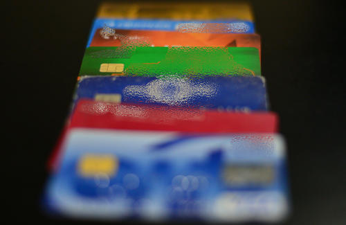 El consejo principal de la Diaco: los guatemaltecos deben utilizar las tarjetas de crédito conscientes que pueden pagar en el corto plazo lo que compraron. (Foto: Wilder López/Soy502)
