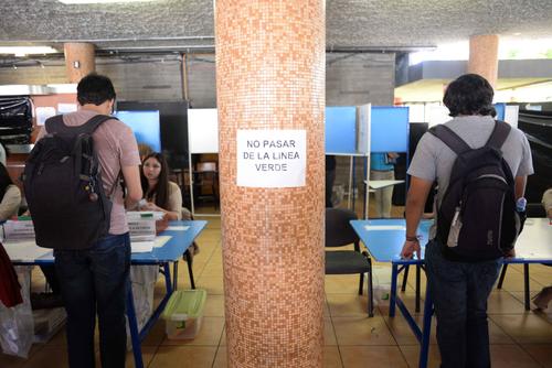 Los estudiantes emitieron su voto durante todo el día (Foto: Jesús Alfonso/Soy502)