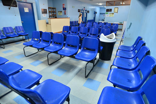 La consulta externa del Hospital General San Juan de Dios, atiende cada día un promedio de dos mil pacientes. (Foto: Wilder López/Soy502) 