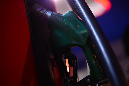 Los precios de la gasolina mostraban un comportamiento al alza cada fin de año, pero desde el año pasado esta tendencia se revirtió. (Foto: Wilder López/Soy502)