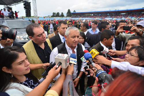 El presidente Otto Pérez indicó que la decisión de rescindir el contrato responde a la controversia generada. (Foto Wilder López/Soy502)