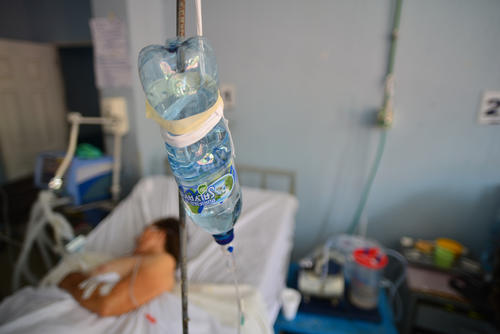 Un ejemplo de la precariedad del hospital. A falta de insumos, las enfermeras y médicos encuentran soluciones. (Foto: Wilder López/Soy502)