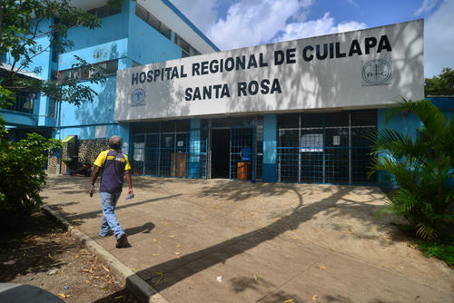 El hospital regional de Cuilapa permanecerá sin atender la consulta externa mientras no cuente con los insumos necesarios. (Foto: Wilder López/Soy502)
