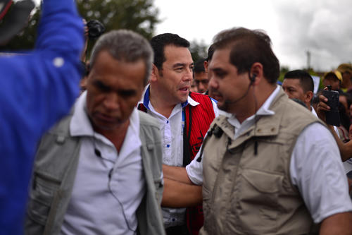 Jimmy Morales llega, ahora, rodeado de un fuerte operativo de seguridad que lo protege. (Foto: Wilder López/soy502)