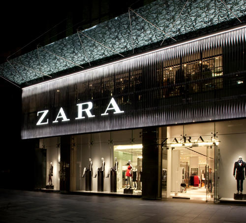 Zara cuenta con 2085 tiendas alrededor del mundo y fue fundada en el año 1975. (Foto: Google)