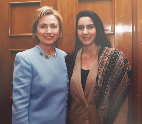Cuando se tomaron esta foto, las dos desconocían que iban a aspirar a la presidencia de sus respectivos países. (Foto: Zuryrios.com)