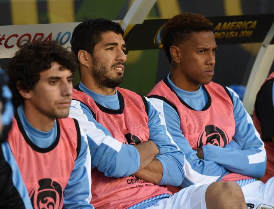 Luis Suárez vio el partido desde la banca. (Foto: Don Emmert/AFP)