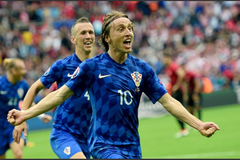 Luka Modric se apuntó uno de los mejores goles en lo que va de la Eurocopa 2016. (Foto: AFP)