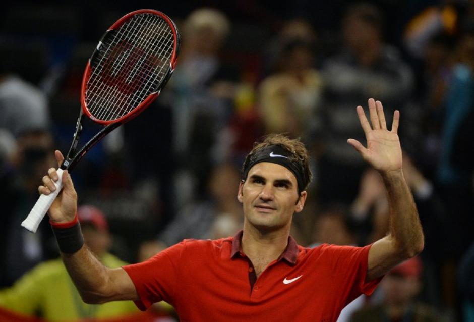 Federer, quien ocupa el segundo puesto a nivel mundial tras sobrepasar a Nadal, se enfrentará a Djokovic en semifinales en Shanghái. (Foto: AFP)