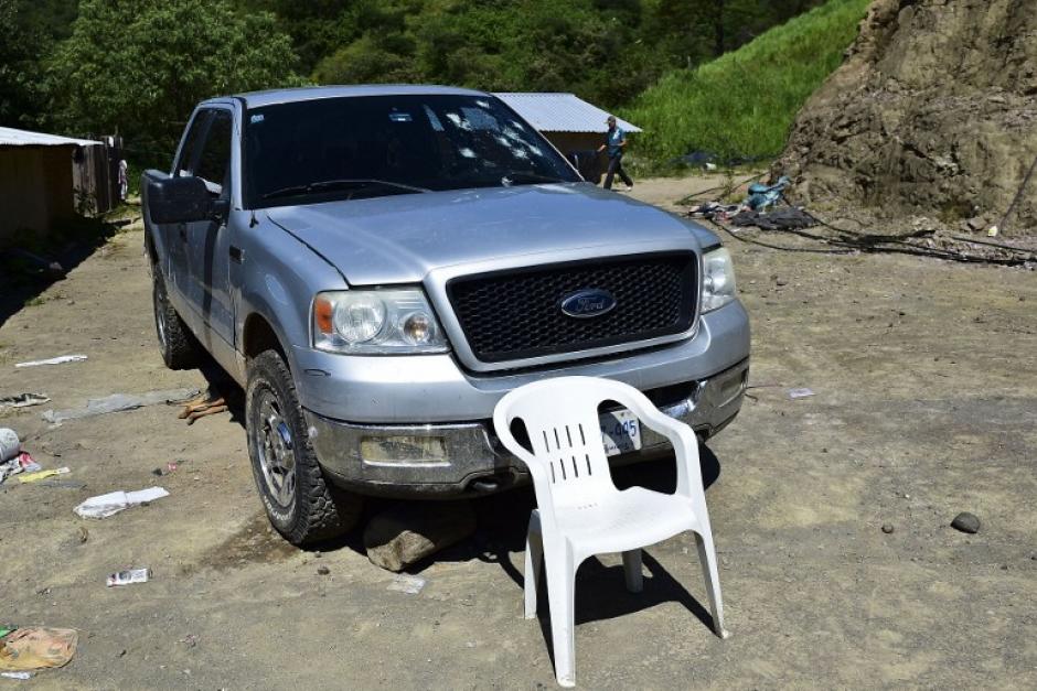 Una camioneta dañada por los disparos en el Rancho El Águila, en Tamazula, Durango. (Foto: Ronaldo Schemidt/AFP)