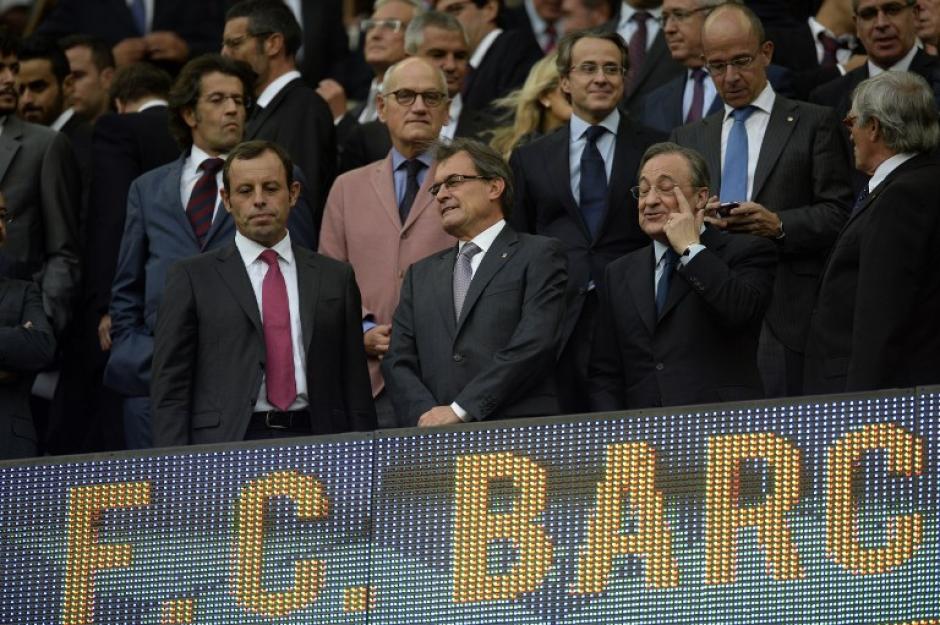 Sandro Rosell presidente del FC Barcelona podría ir a juicio por irregularidades en contrato de Neymar. (AFP)