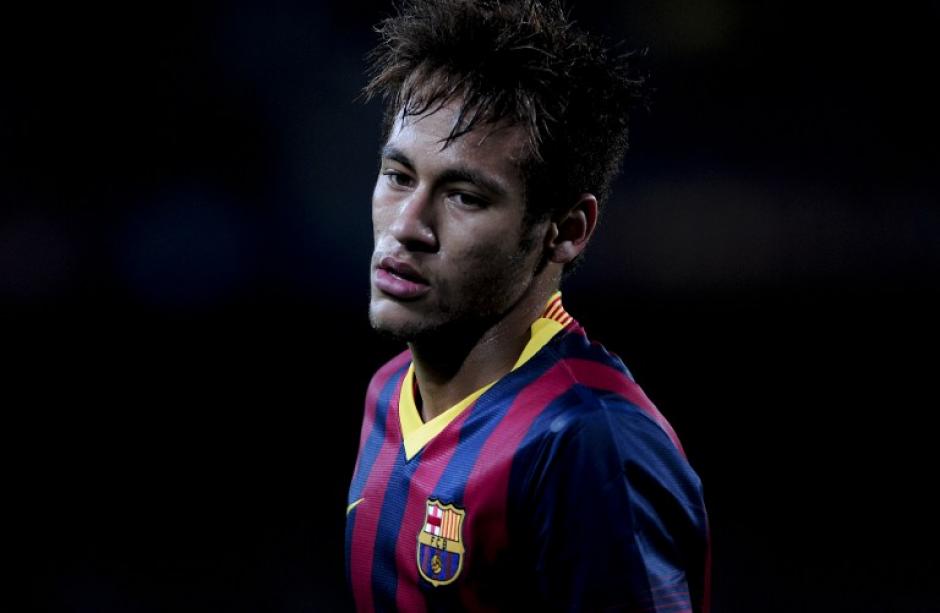 Neymar y su contrato con el FC Barcelona otra vez en el ojo del huracán. (AFP)