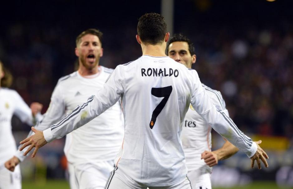 Cristiano Ronaldo celebra tras abrir el marcador en el Vicente Calderón ante el Atlético de Madrid. (Foto: Gerard Julien/AFP)