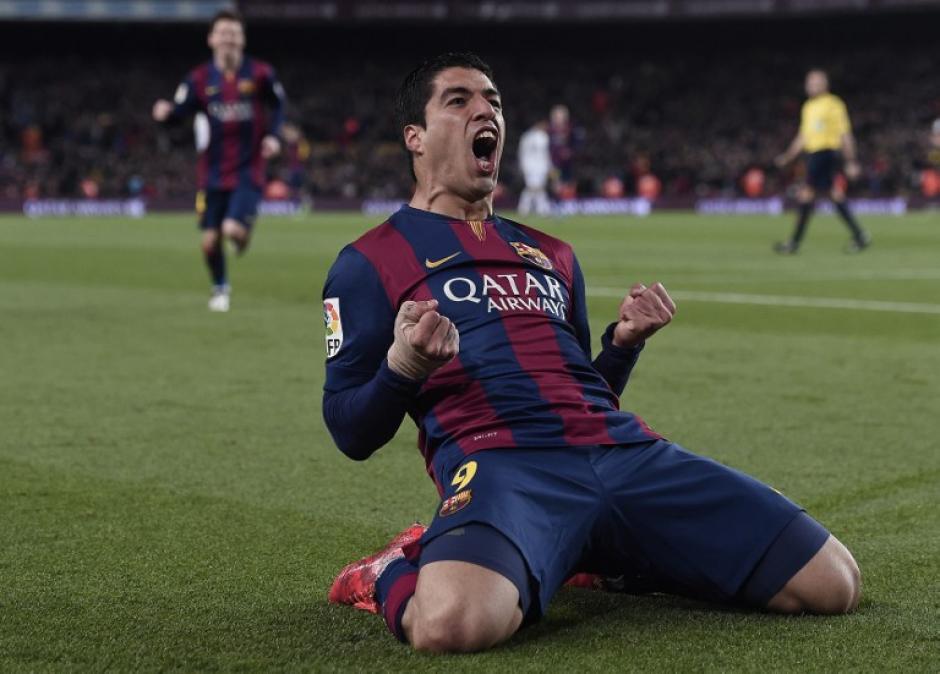 El uruguayo festeja con euforia el gol &nbsp;que le dio al Barça el triunfo en el Clásico. (Foto:AFP)