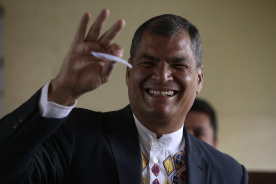 Rafael Correa, el presidente saliente de Ecuador, ya votó desde temprano. (Foto: AFP)