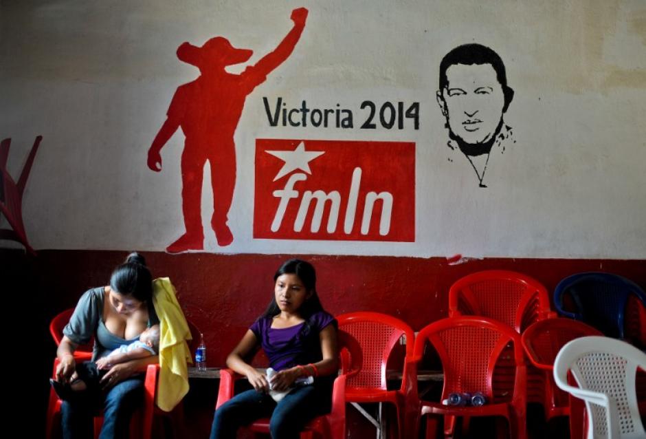 Con el 79,41% de los votos escrutados, Sánchez Cerén suma el 48,95% y Quijano el 38,96%, según datos preliminares divulgados por el Tribunal Supremo Electoral (TSE) en su sitio web. Foto AFP&nbsp;