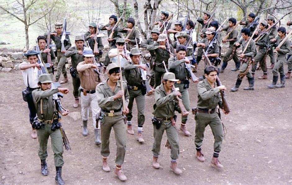 La guerrilla colombiana dejaría a un lado la tregua si sus células son atacadas por elmentos del ejército. (Foto: AFP)