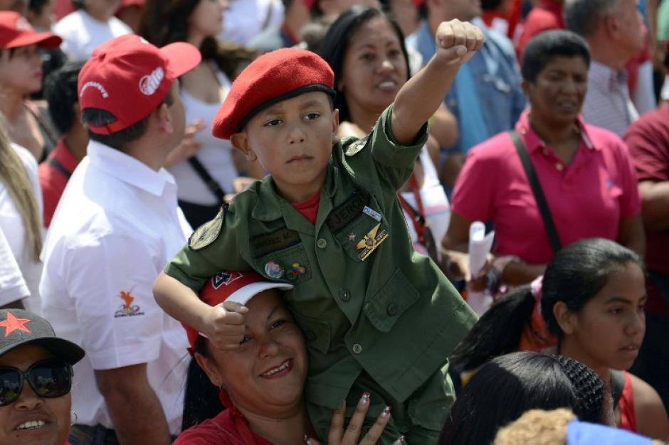 Los partidarios de Hugo Chávez lo recuerdan a un año de su muerte. (Foto:AFP)