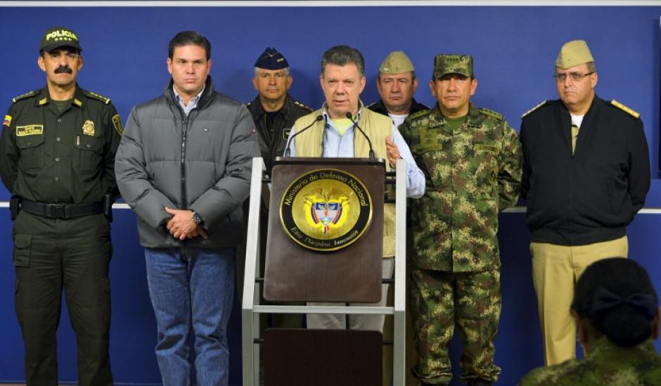 Juan Manuel Santos, presidente de Colombia, anuncia la suspensión del diálogo. (Foto: AFP)