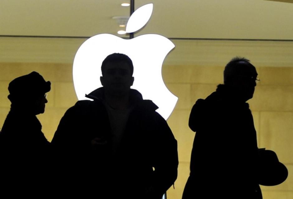 &nbsp;Apple superó hoy la barra simbólica de los 700.000 millones de dólares de capitalización bursátil. (Foto: AFP/Timothy A. Clary)