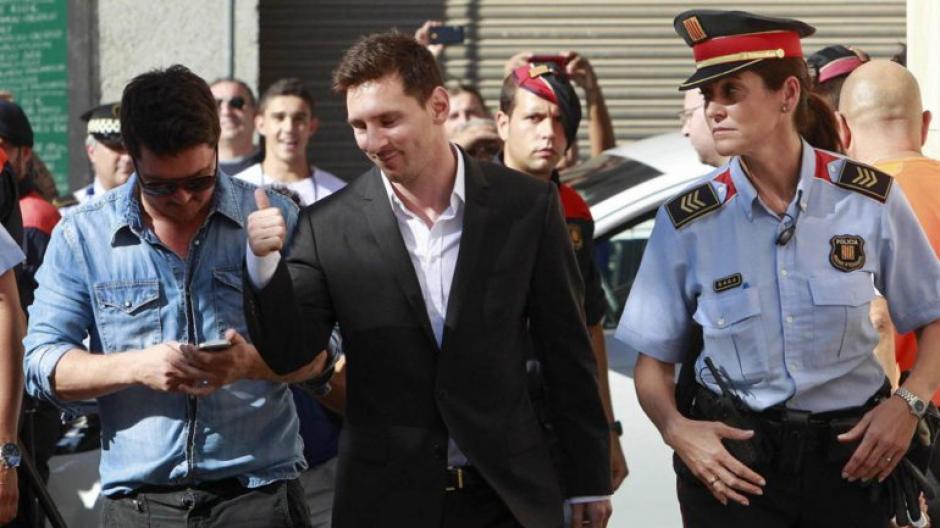 Leonel Messi tendrá que ir a juicio y responder por los cargos de evasión fiscal de los que se acusa a él y a su padre. (Foto: EFE)