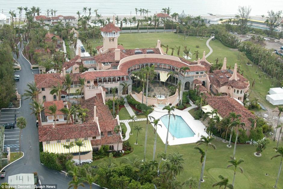 Vista aérea de la casa de descanso de Trump ubicada en Palm Beach. (Foto: Daily Mail) 