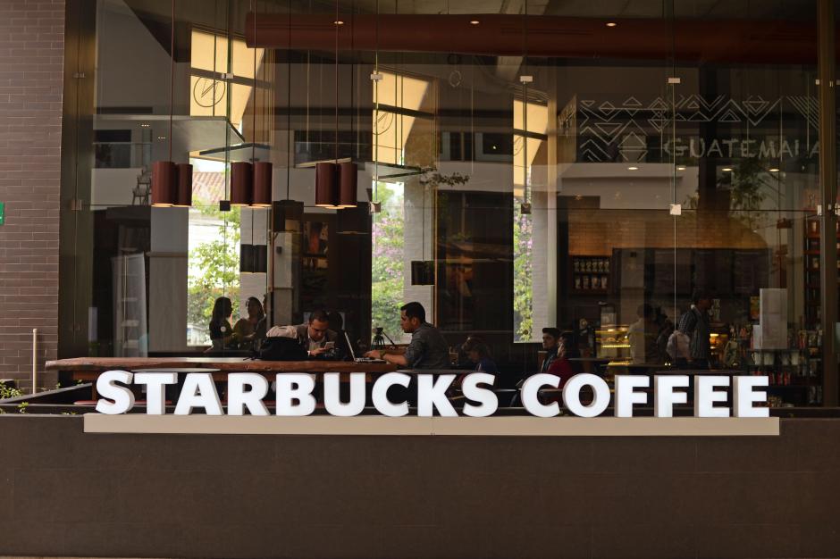 Starbucks inaugura su cuarta cafetería en Guatemala