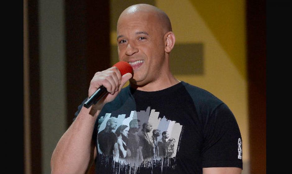 Vin Diesel cantó y rindió homenaje a Paul Walker en la entrega de los premios MTV 2015. (Foto: MTV)