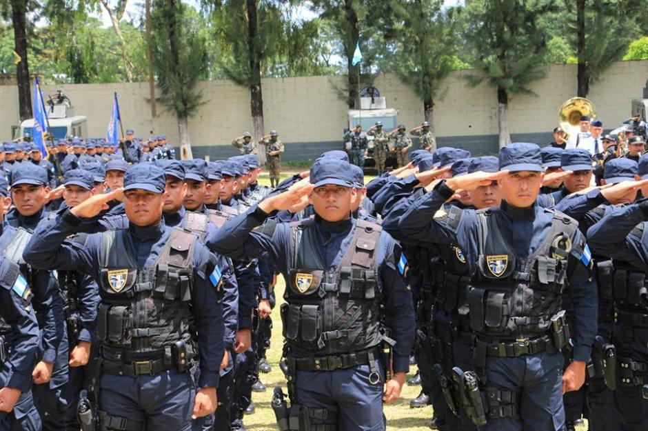 Elementos de la Policía Nacional Civil se preparan para el resguardo de la ciudadanía durante las Elecciones Generales 2015. (Foto: Policía Nacional Civil)