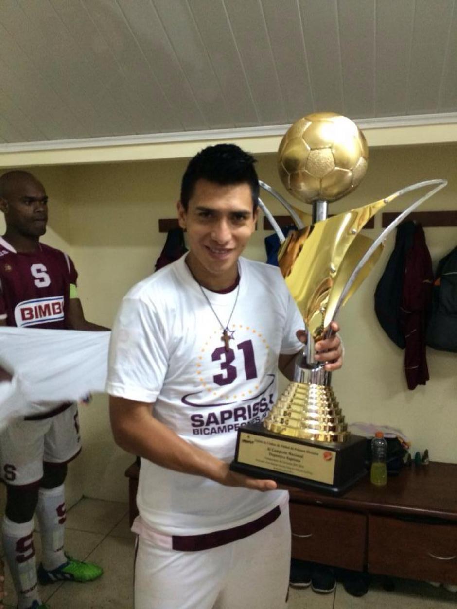 Rafa Morales, lateral izquierdo en el Deportivo Saprissa, es el primer guatemalteco que se corona campeón en la liga tica.&nbsp;