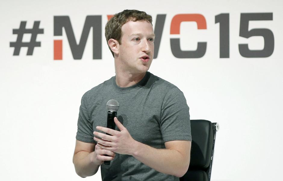 Mark Zuckerberg mostró las instalaciones de Facebook. (Foto: EFE)