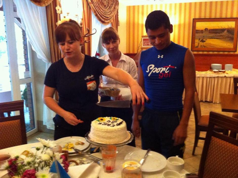 Erick Barrondo celebró en Polonia, donde el equipo de marcha está de campamento,&nbsp;un cumpleaños más. (Foto: Cortesía Erick Barrondo)