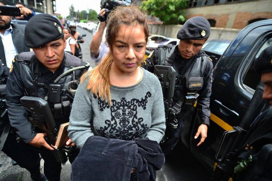 Claudia Méndez, ex intendete de Aduanas, fue arrestada sindicada de pertenecer a la estructura criminal "La Línea". (Foto: Wilder López/Soy502)
