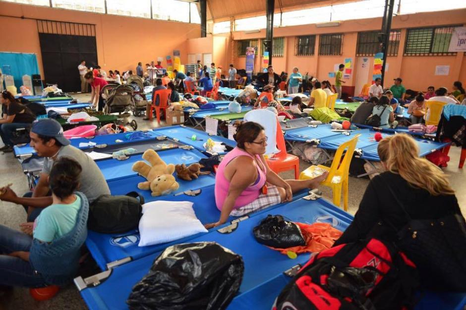 Los afectados por el deslizamiento permanecen refugiados en cinco albergues que la Conred y la Municipalidad han habilitado en Santa Catarina Pinula. (Foto Jesús Alfonso/Soy502)