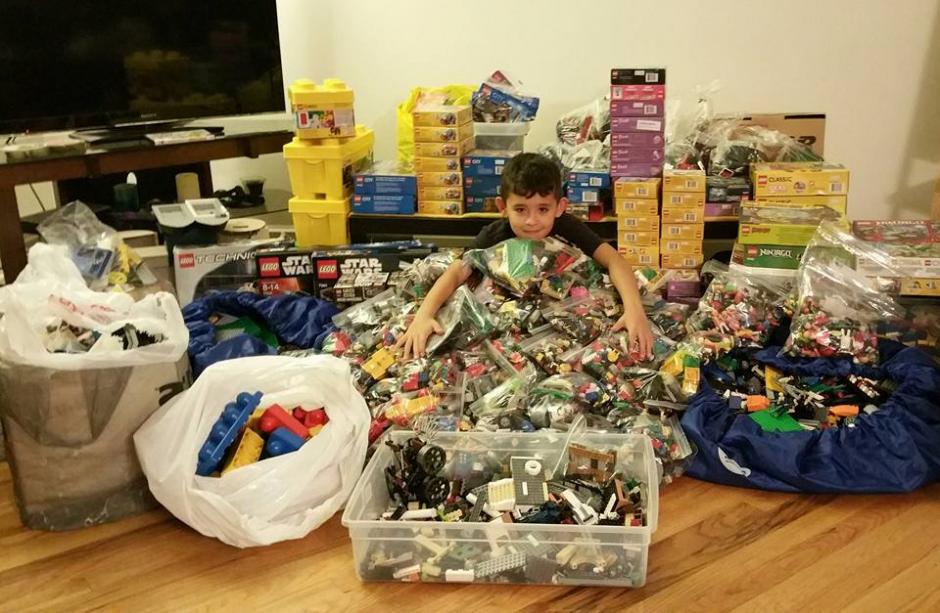 Todos los legos han sido recaudados por Adrián Menzel, de 8 años. (Foto: Facebook/Unstoppable Children of the World)