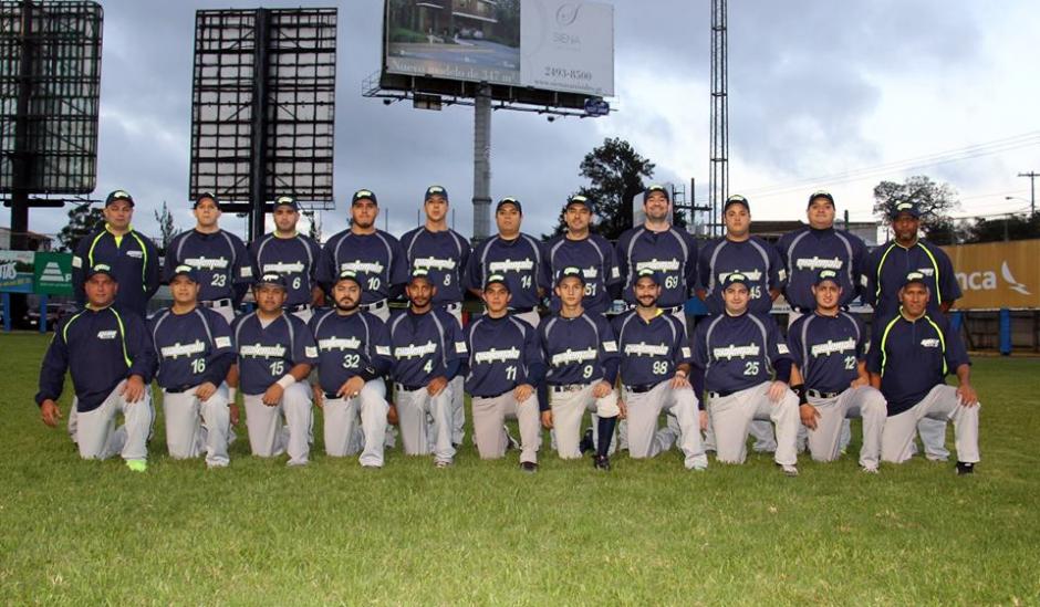 La selección mayor masculina de softbol venció a Honduras y Nicaragua en el primer día del Campeonato Centroamericano. (Foto: Asosoft)