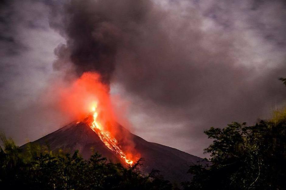 Esta foto tomada la noche del miércoles por el fotógrafo Jorge Ortiz desde (Foto:&nbsp;www.jorgeortizfoto.com)