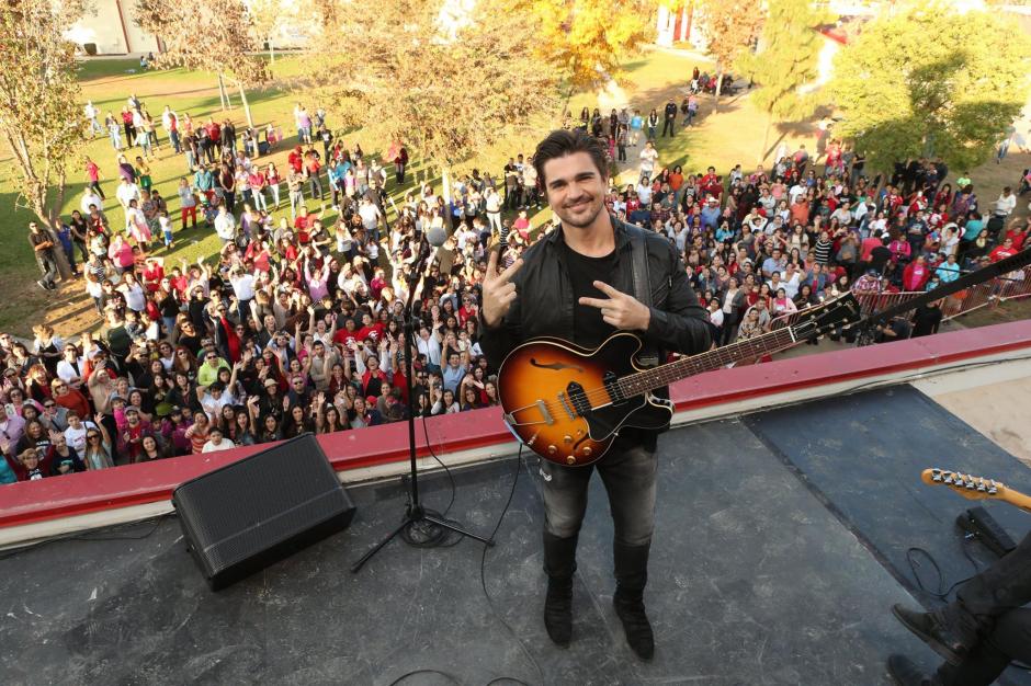 Con siete álbumes como solista y ventas multiplatino por más de 16 millones de copias, Juanes es el rockero latino con más reconocimiento en el mundo y uno de los líderes de opinión hispanos más relevantes en las redes sociales. (Foto: Facebok)