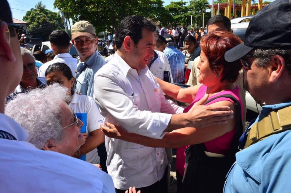 Por segundo día los ciudadanos le cuestionaron a Morales sobre sus recursos financieros. (Foto: Jesús Alfonso/Soy502) 