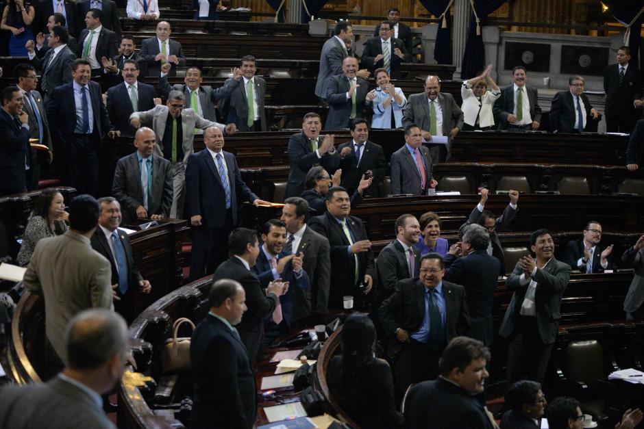 106 diputados votaron a favor de rechazar el veto presidencial. Los funcionarios que no asistan a citaciones del Congreso podrían ir a prisión. (Foto: Wilder López/Soy502)