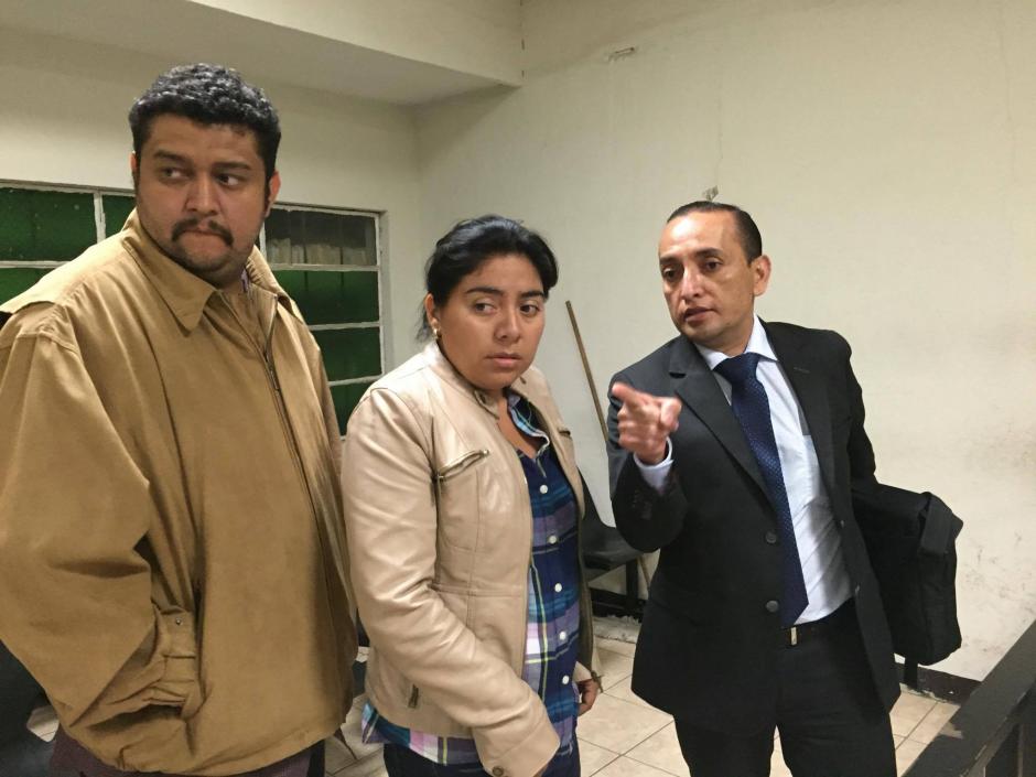 Los padres de Alex, Carlos y Gabriela, con ayuda de sus abogados interpusieron una denuncia contra la jueza. (Foto: Archivo/Soy502)